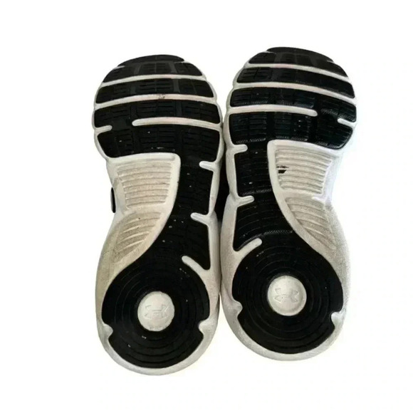 Under Armour Charged Running Shoe Black/White Kids Athletic Sporty Shoes SZ 5.5 - Picture 7 of 11